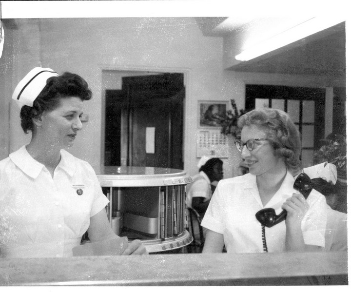 Так вы акушерка или доула? Вы уж сами-то определитесь!